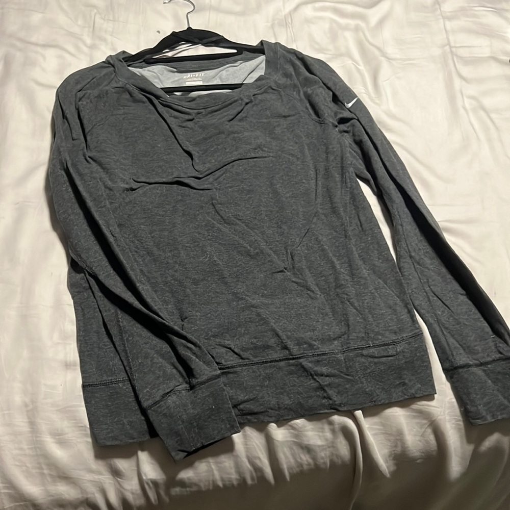 Women’s dry fit Nike crew neck